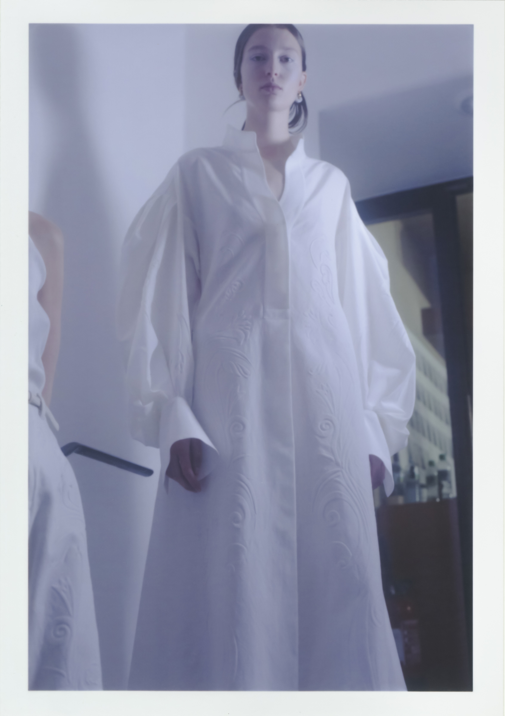 マメ クロゴウチ」がドーバー銀座で初展開、コード刺繍バッグの限定色