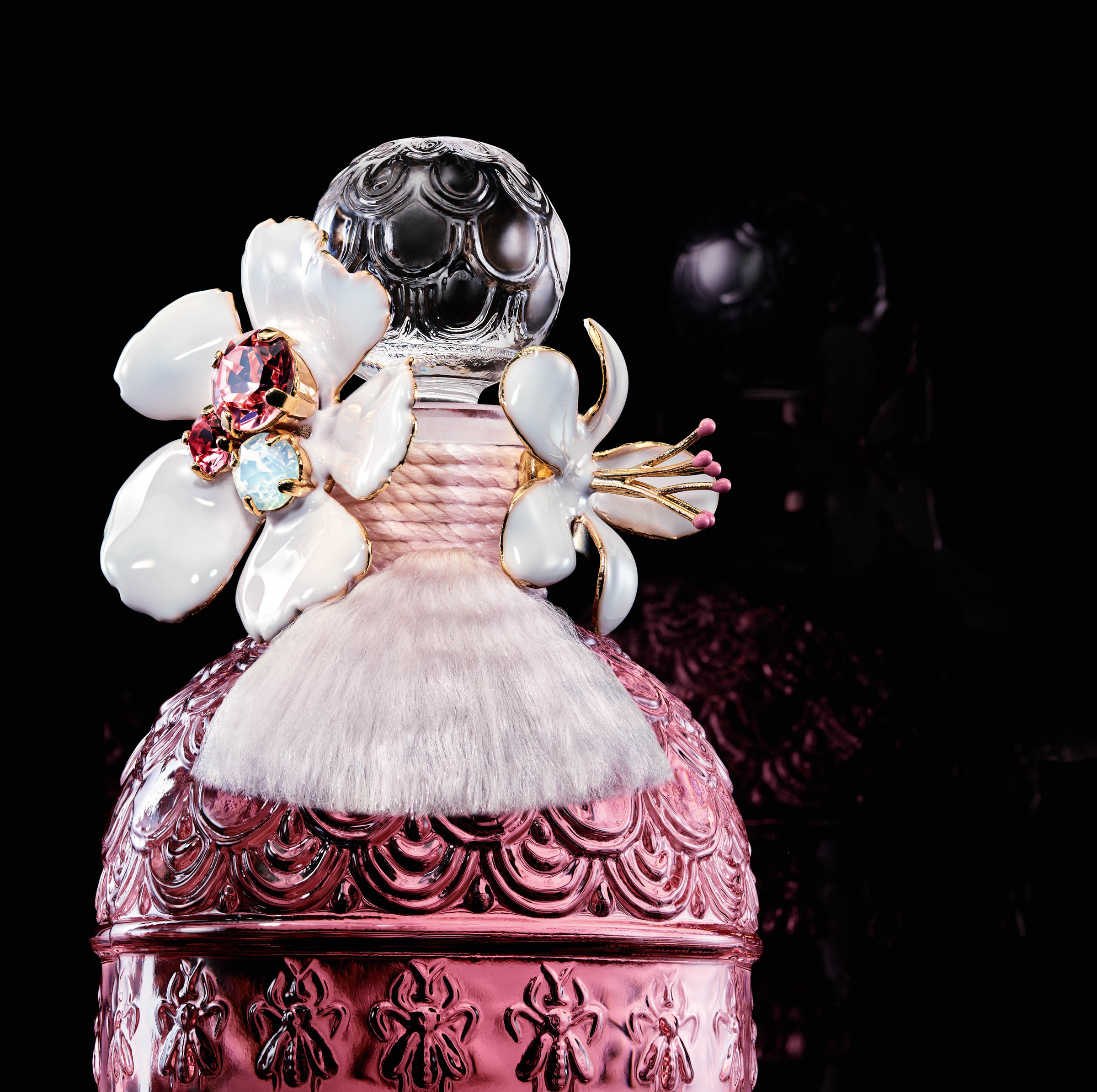 ゲランの春限定フレグランス「チェリーブロッサム オーデトワレ」が