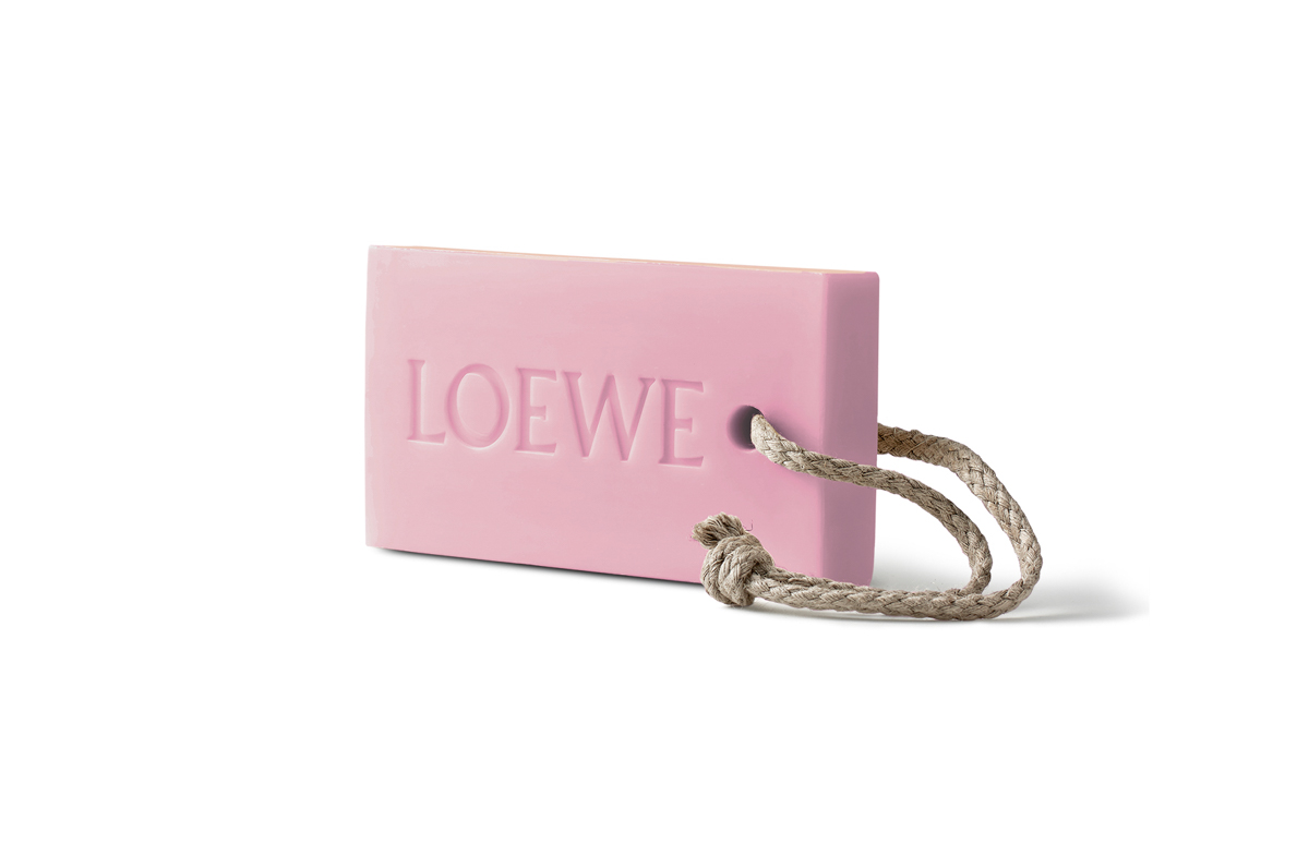 ロエベのバス・ボディコレクションに新たな香り「アイビー」が追加