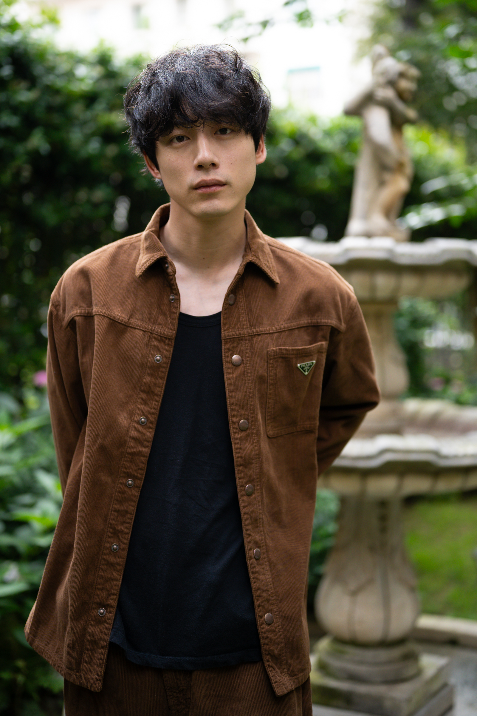 坂口健太郎とプラダの特別な1日に密着 ミラノで2025年春夏メンズ