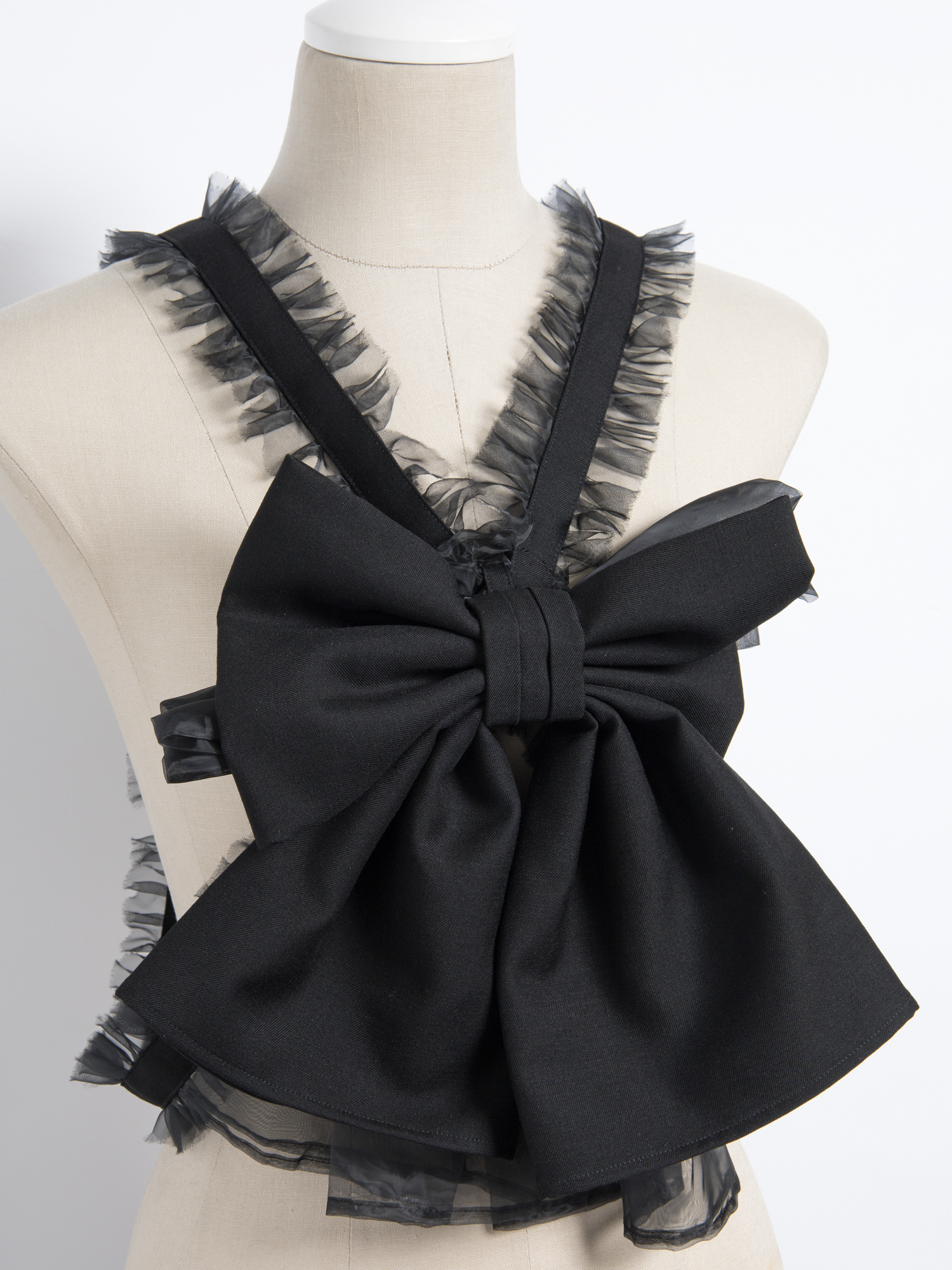 ノワール ケイ ニノミヤ」が日本橋三越でポップアップ開催、リボン