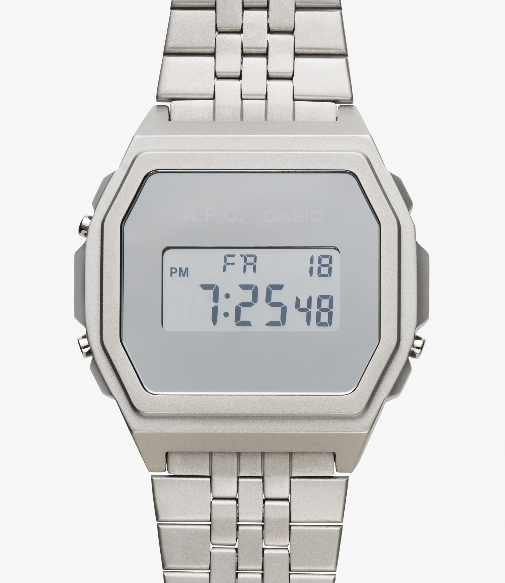 アー・ペー・セー」がカシオとのコラボウォッチを発売、剣とギターの