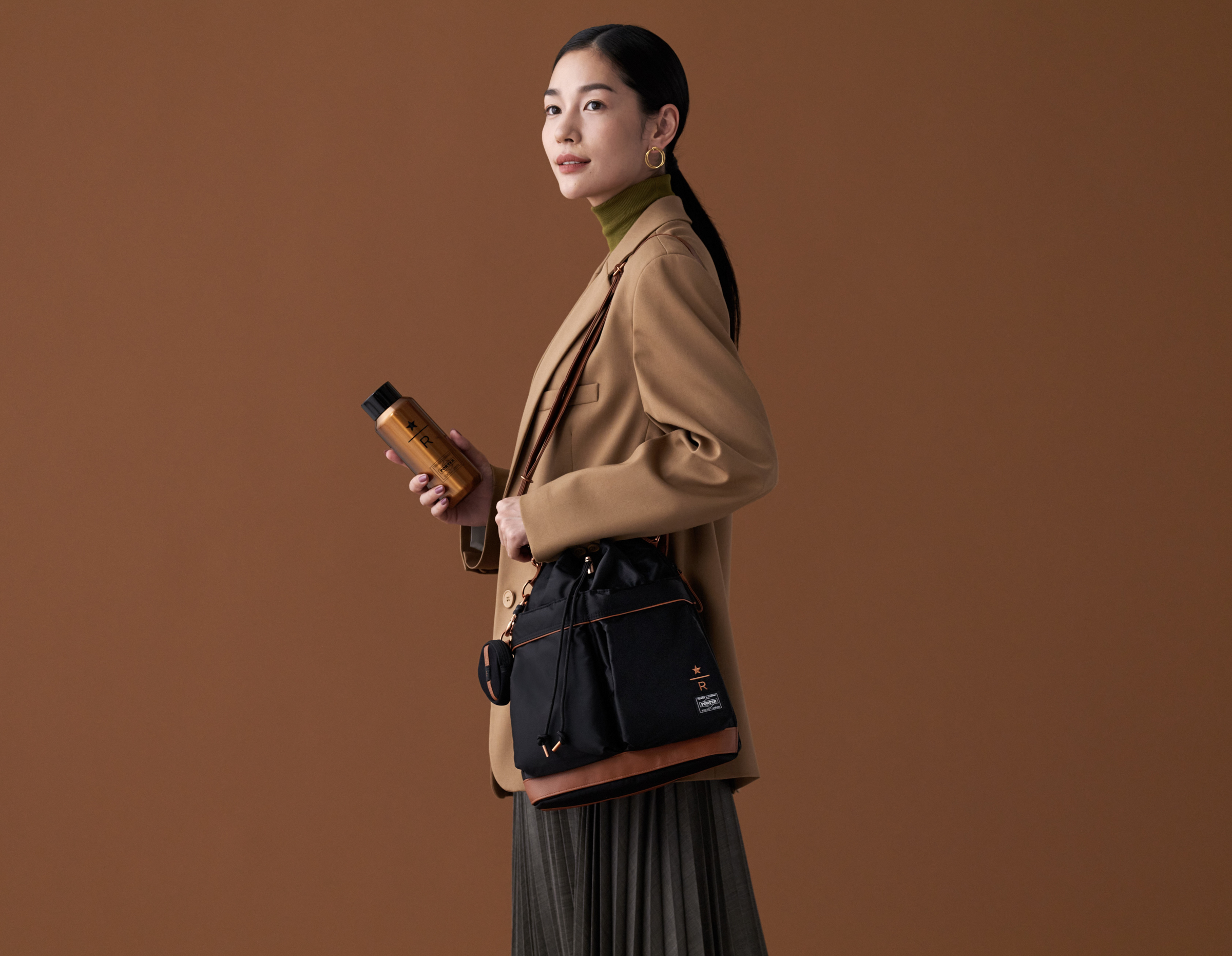 スターバックス × ポーター第2弾、「ダブルトール ラテ」をイメージ