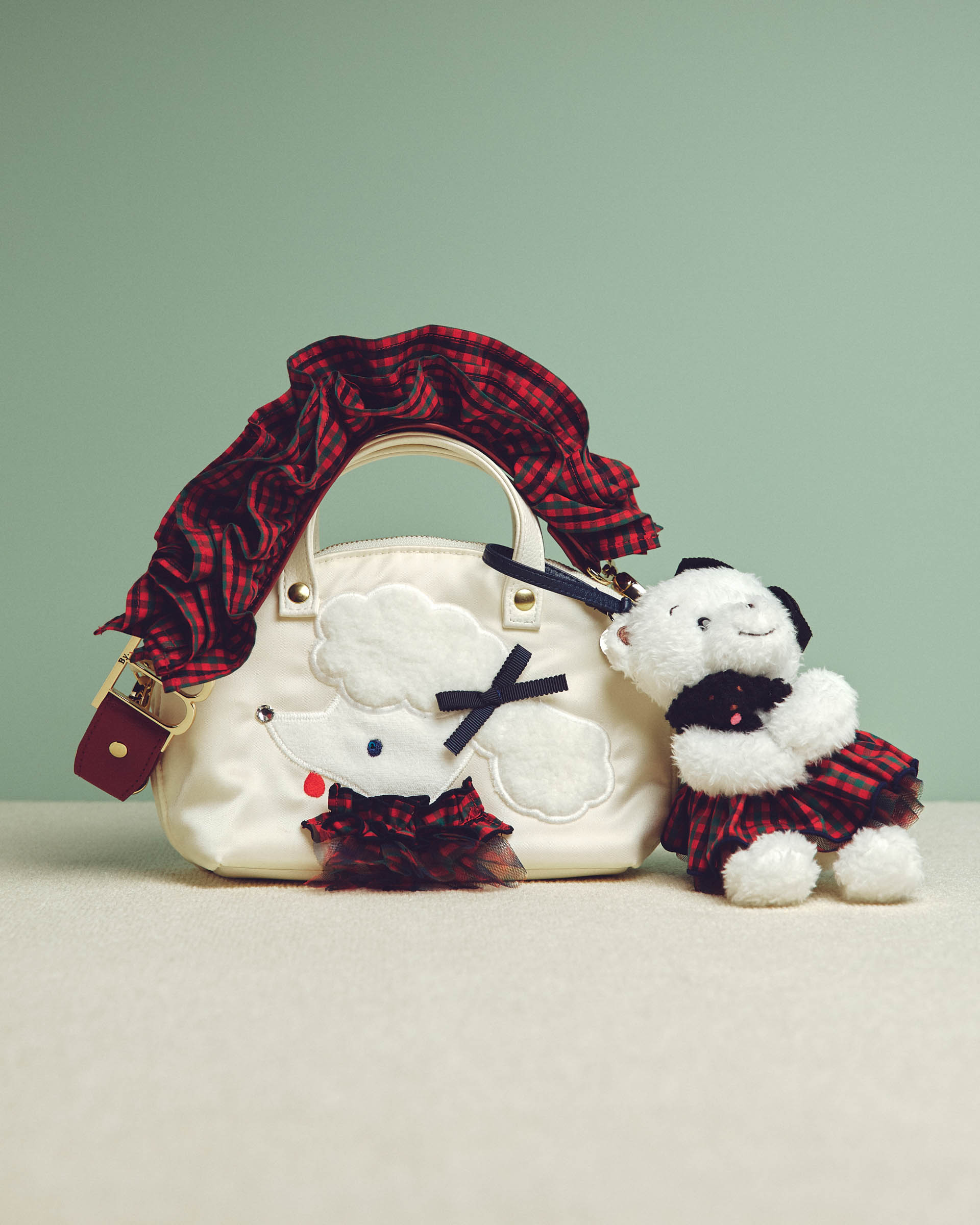 Bibiy.」がファミリアと初コラボ ファミリアチェックのチュールや