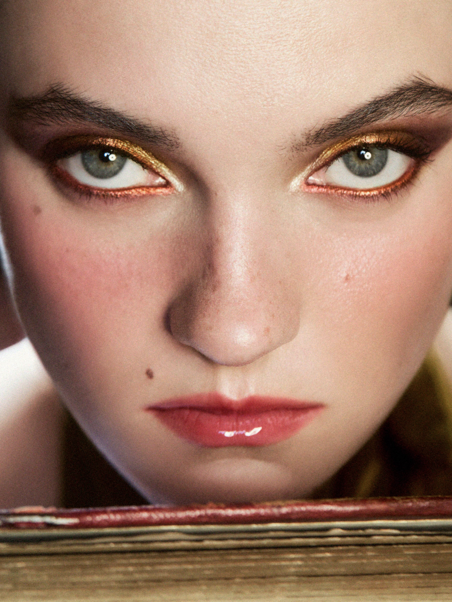 バイレードから限定のアイシャドウパレットが登場 3種の質感で洗練され