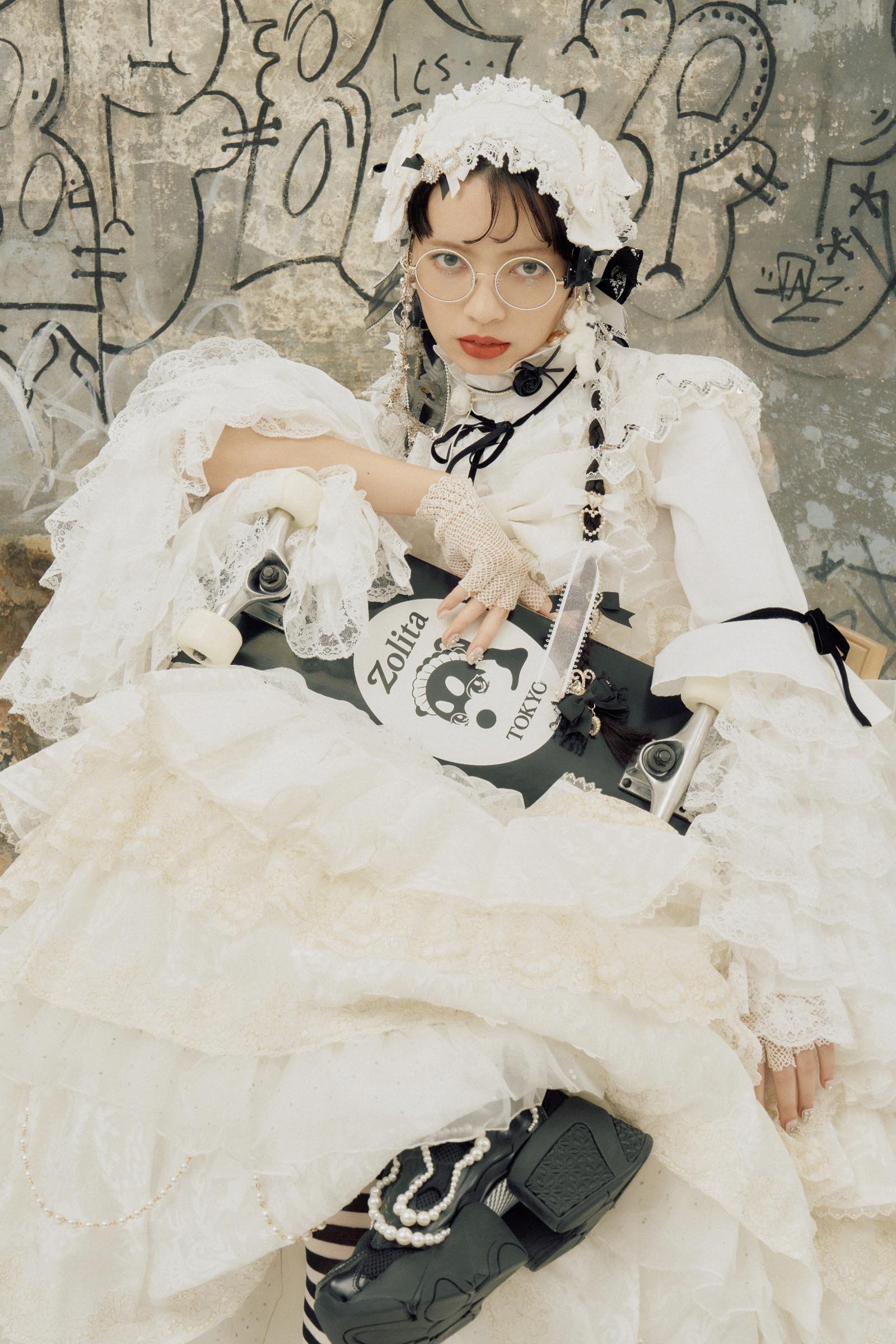 KERAとゴスロリバイブルの休刊から1年、新ロリータ系ファッション誌が