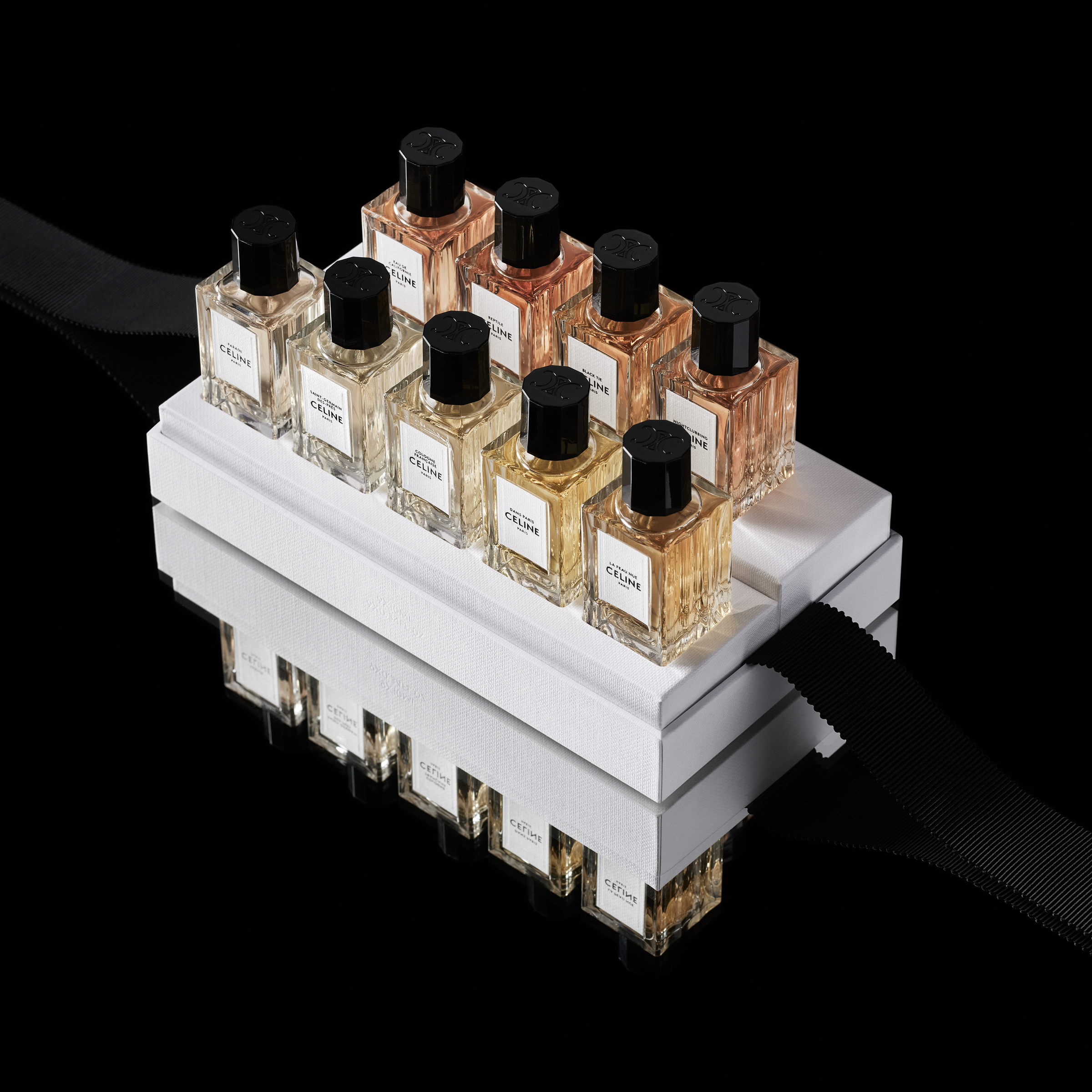 セリーヌ」がミニチュアサイズのパフューム発売、全9種類の香りがセットに