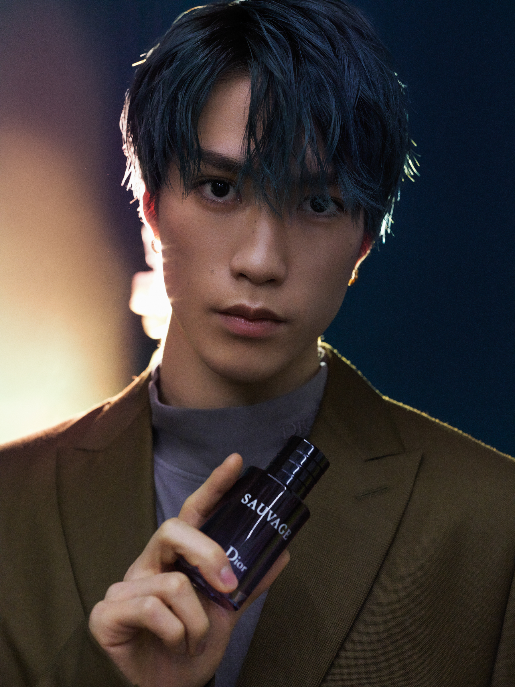 渋谷の交差点がディオールの香水「ソヴァージュ」に染まる THE RAMPAGE