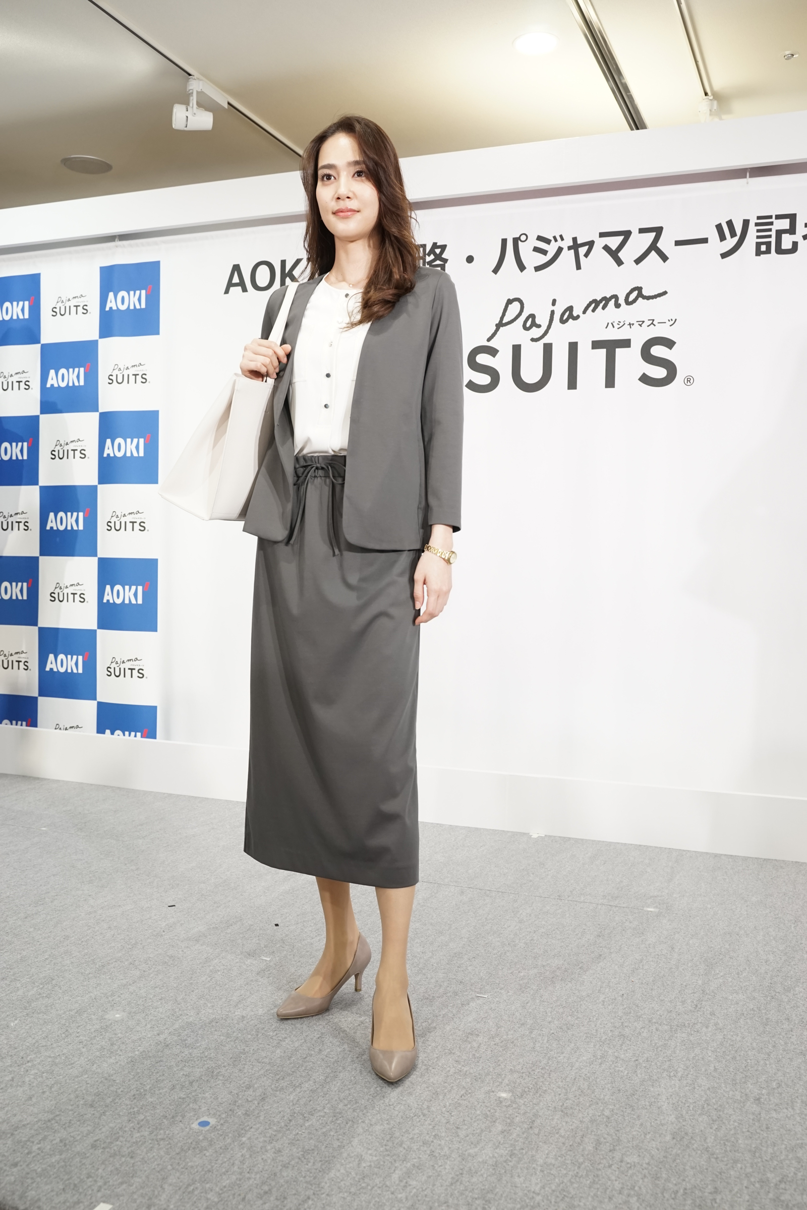 AOKI、ヒット商品「パジャマスーツ」の累計販売着数が10万着突破 従来