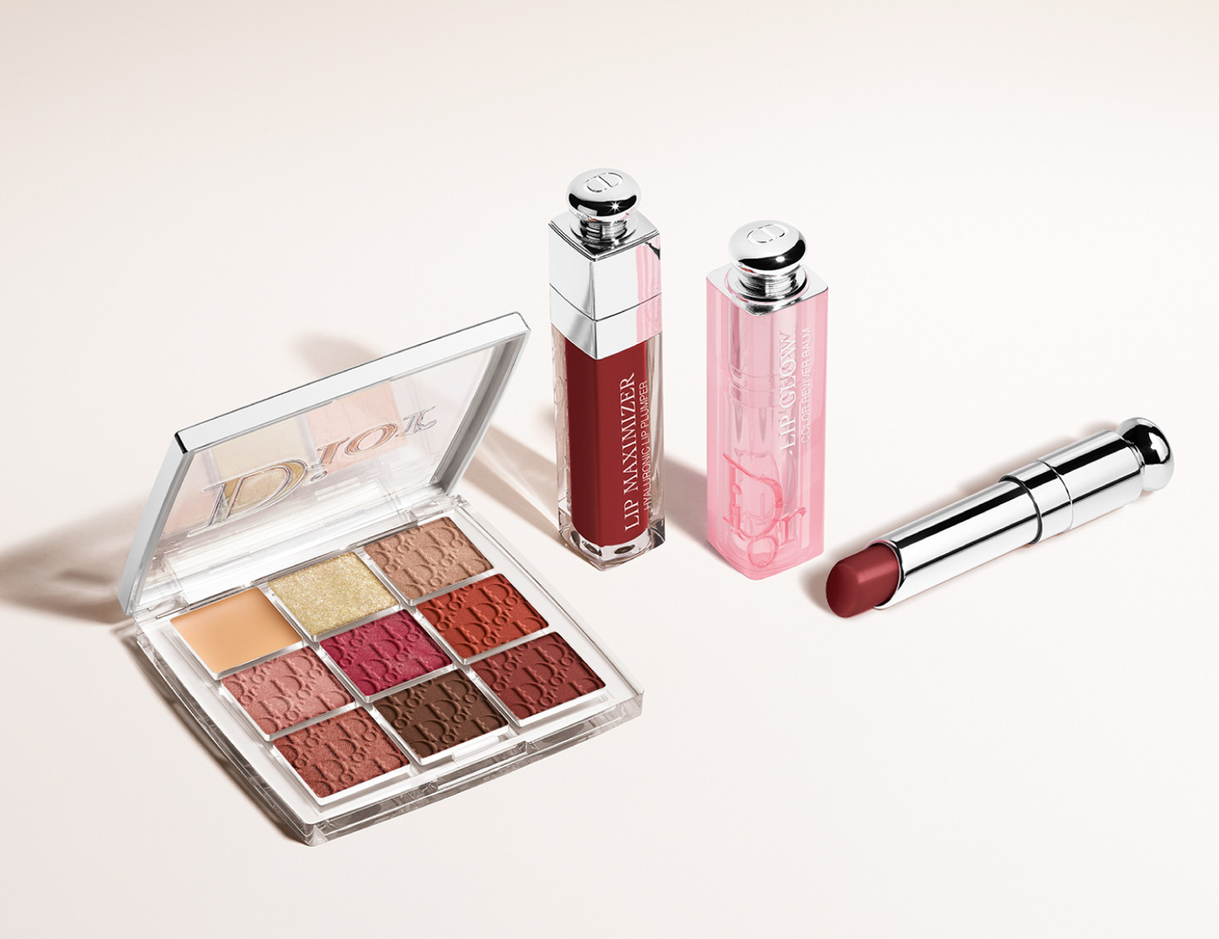 ディオール バックステージ：大胆で鮮やかなカラーのホリデーコレクション