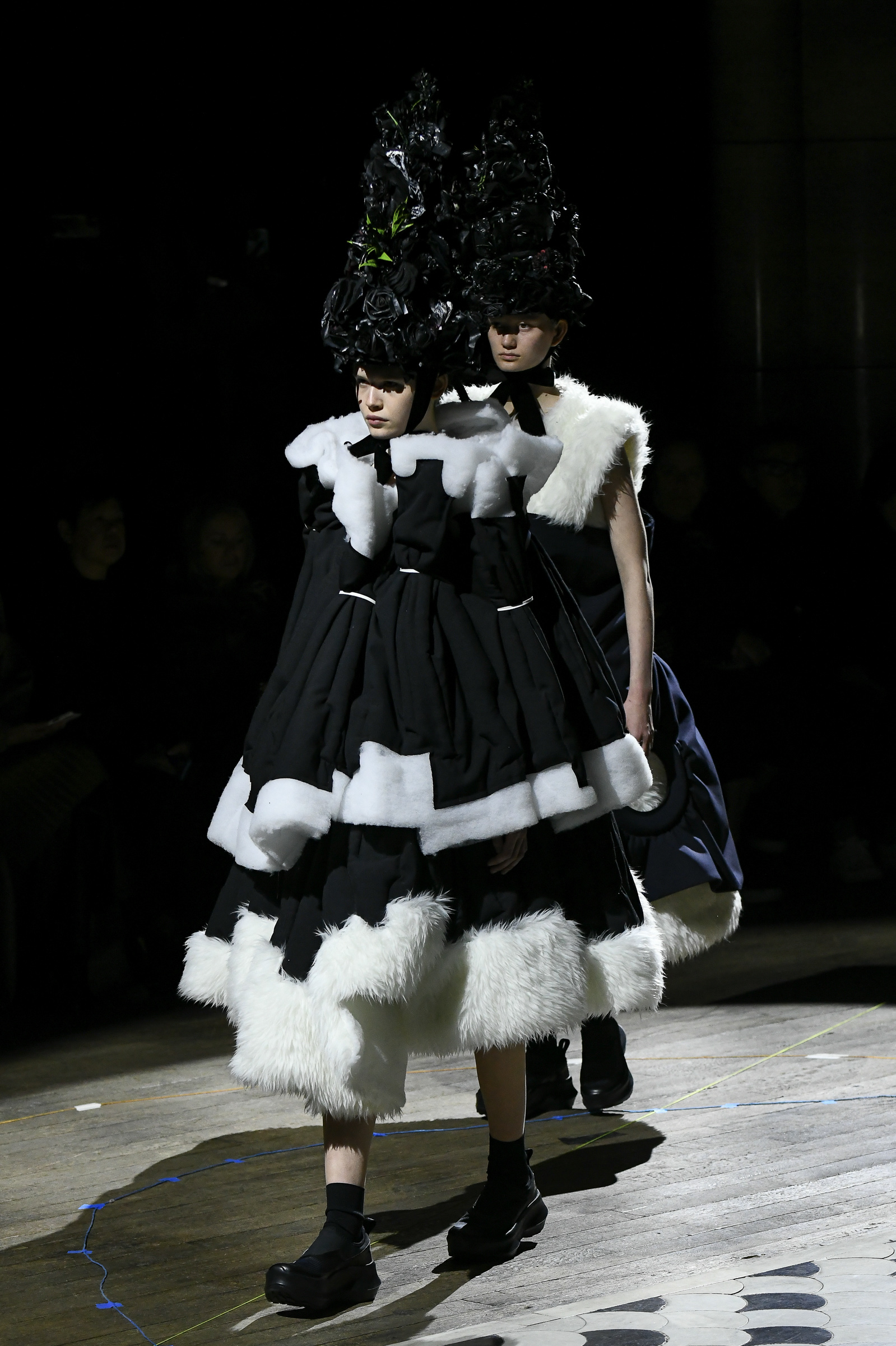 ゼロから作る」という創造力を11グループで示したコム デ ギャルソン