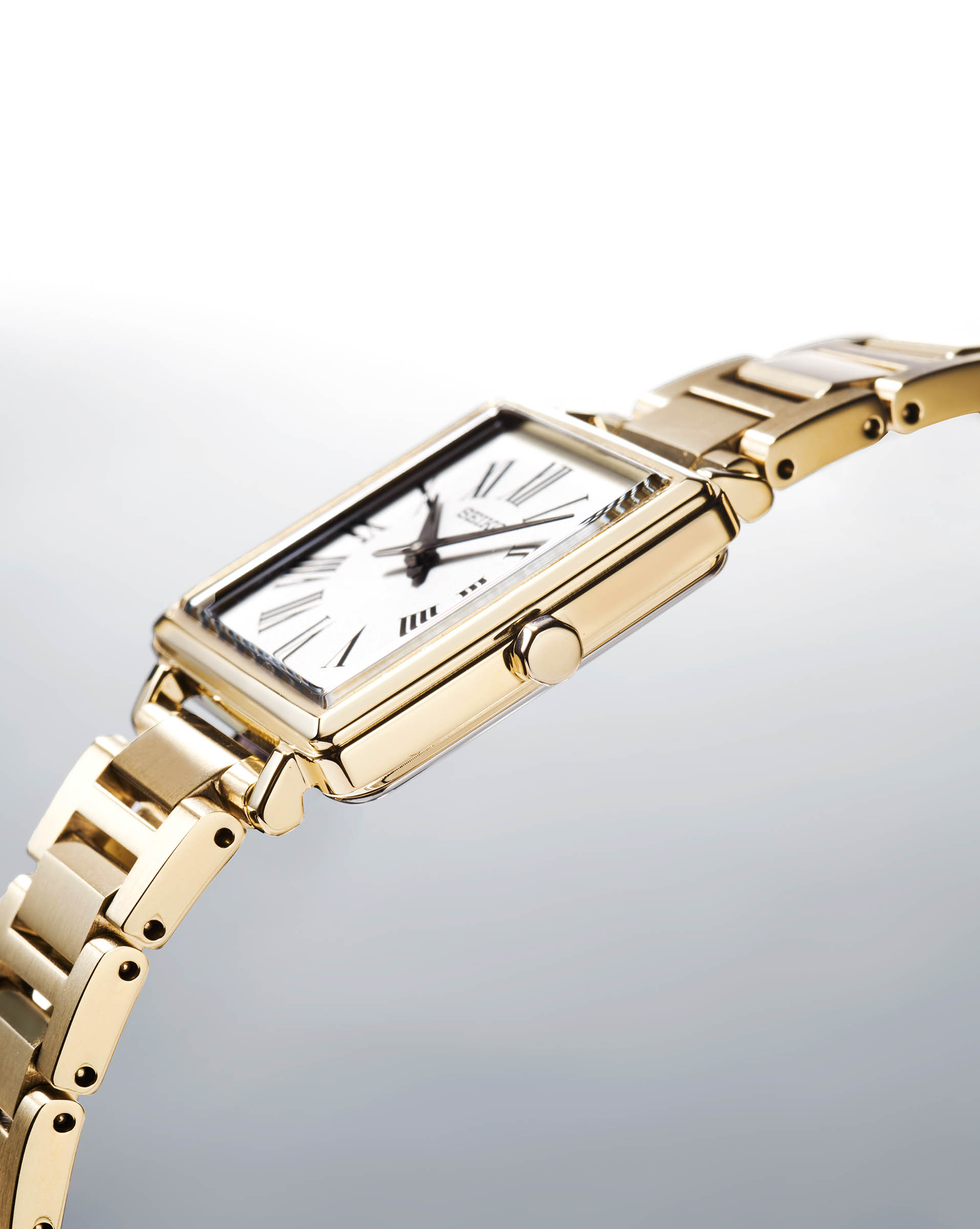 フレイ アイディー×セイコー初コラボ 数量限定の角型ウォッチ4モデルが登場