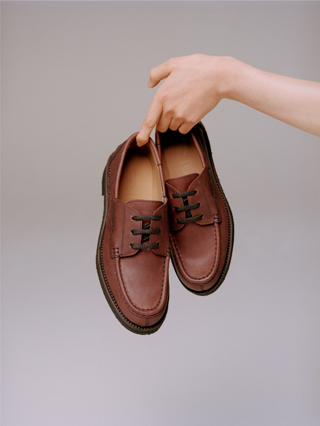 在原みゆ紀が手掛けたレザーシューズをリーガルが発売、ヴィジュアルに