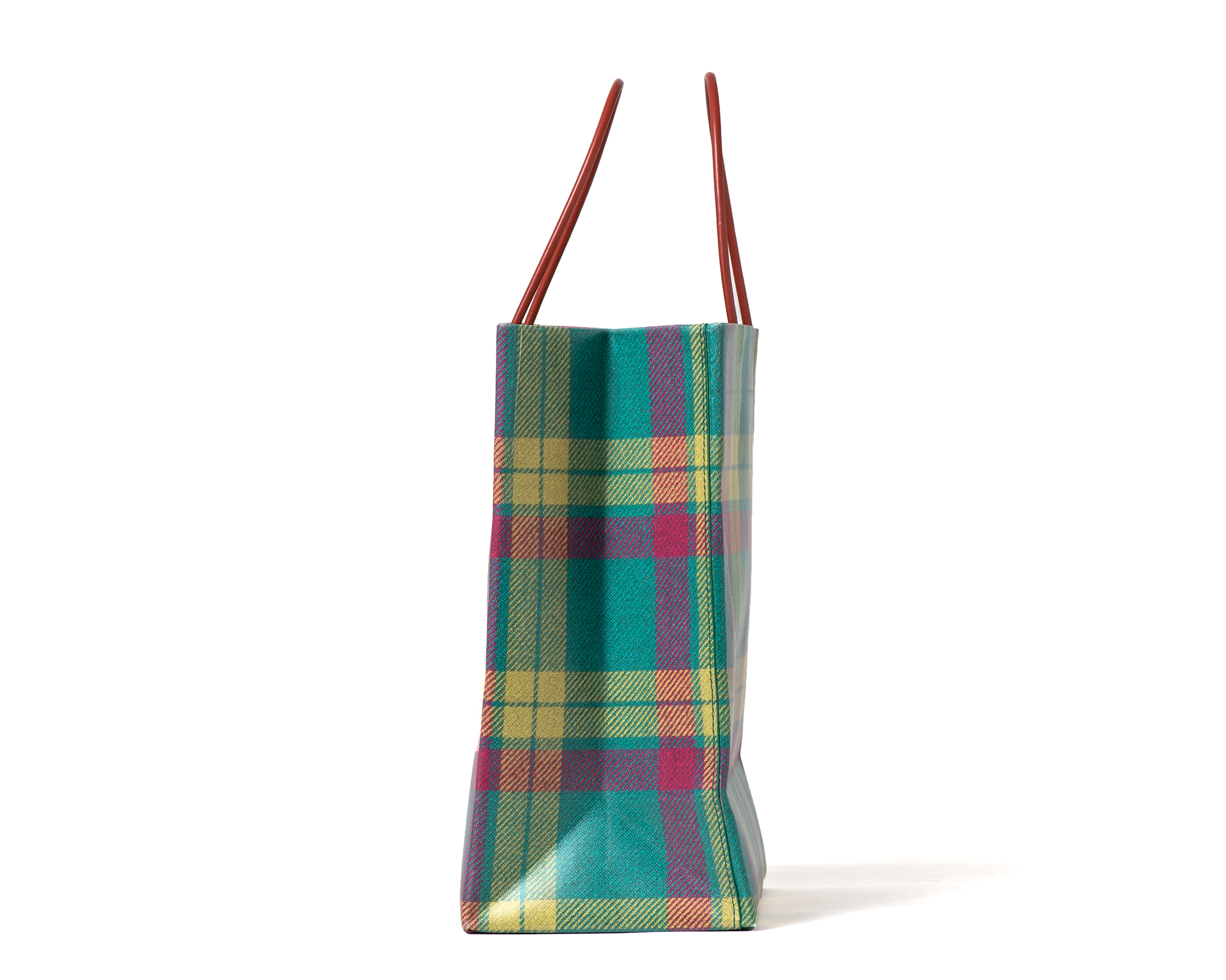 伊勢丹新宿店が毎回完売の「レザーペーパーバッグ」を再販、紙の