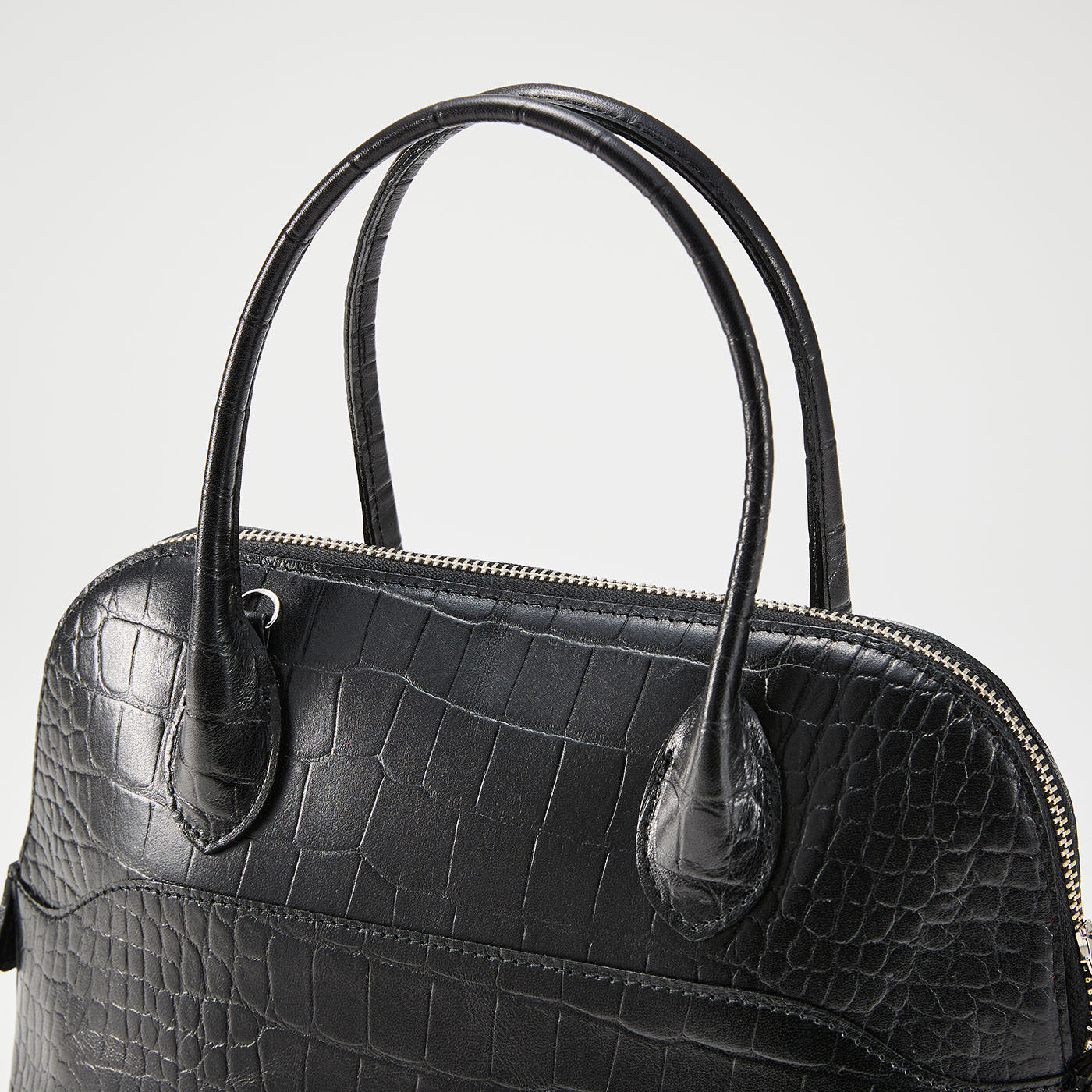 LX 大人女性の理想を込めた 本革クロコ型押しブガッティバッグ