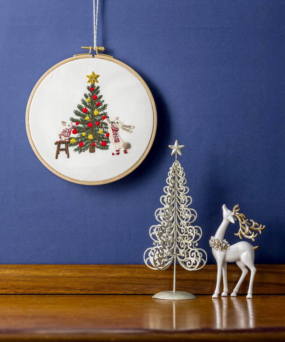 DMCクリスマスの刺しゅう図案とECO VITAウール糸のセット