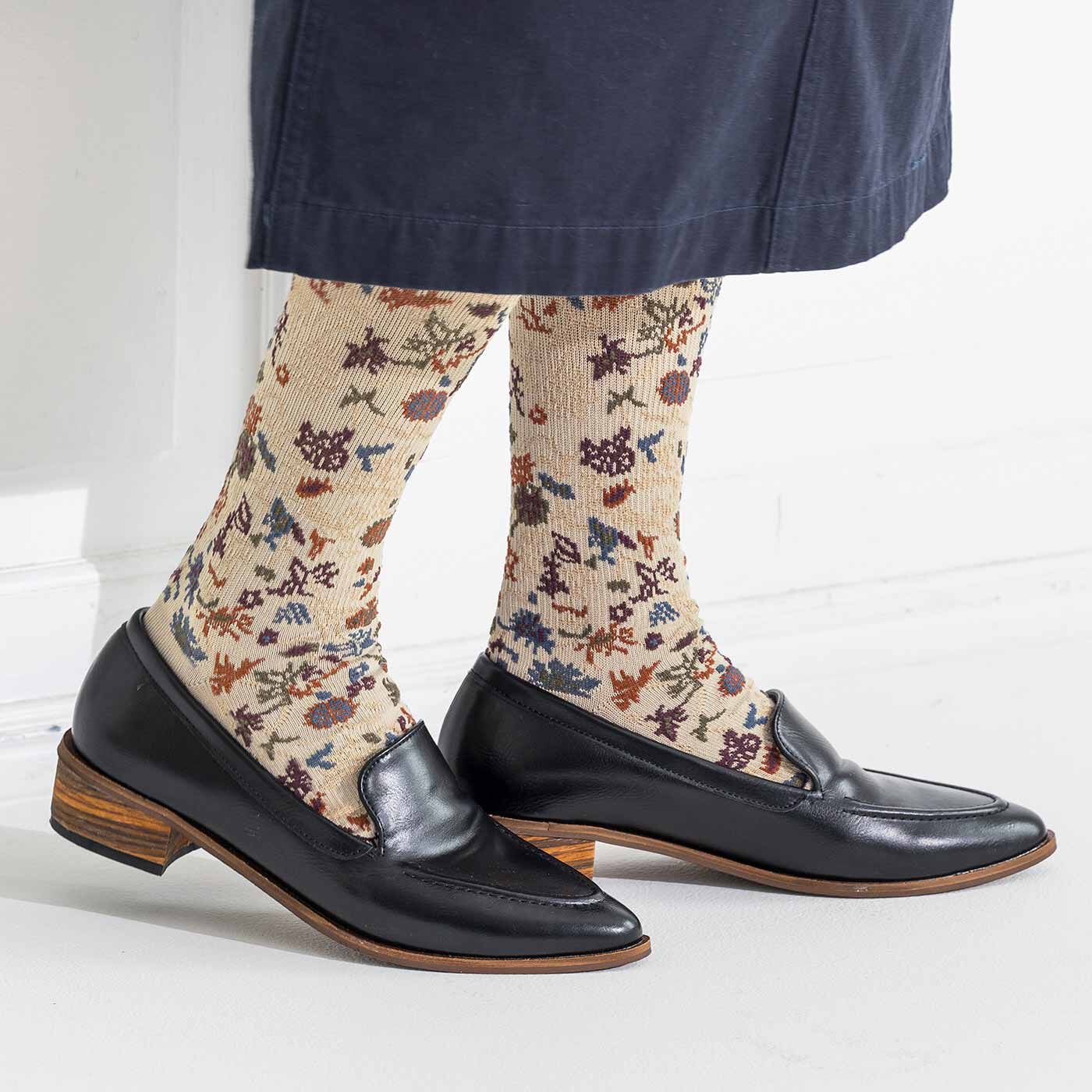 ラミプリュス 足もとを華やかに彩るお花柄 キュッと引き締めほどよい着