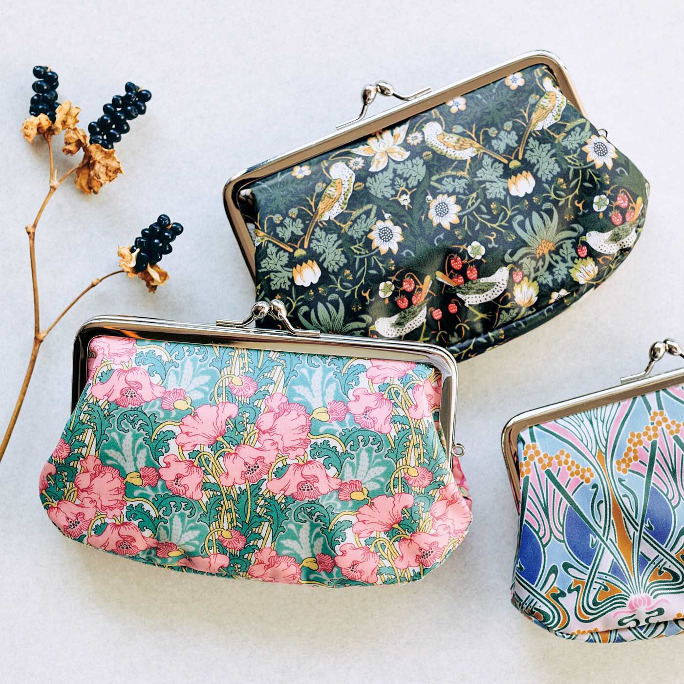 el:ment リバティプリント 英国の歴史を感じる ポーチにもなるがま口