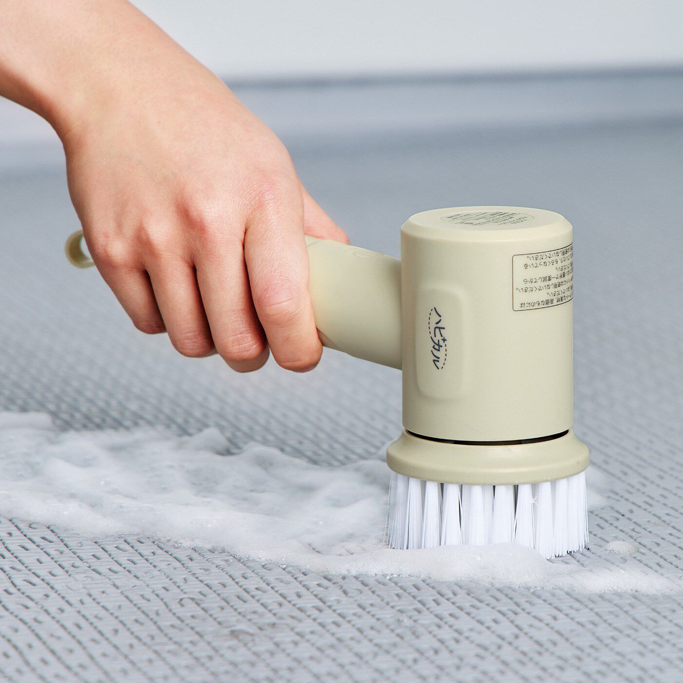 3つのヘッドと回転のチカラで 汚れを落とす こすり洗いおまかせ