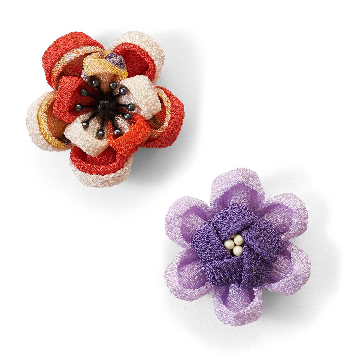 小さな一輪に個性がキラリ つまみ細工の花図鑑の会｜Couturier