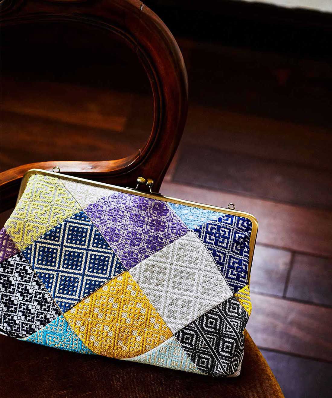 一點一點出現的圖案很精彩 Koginzashi Sampler Association