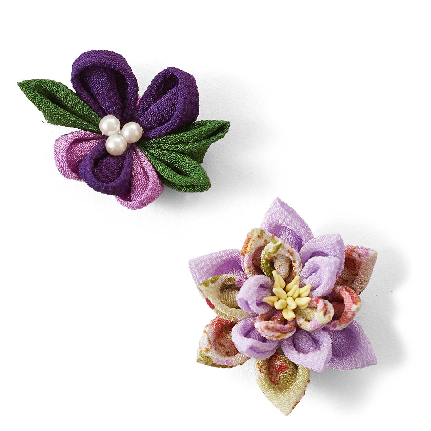 小さな一輪に個性がキラリ つまみ細工の花図鑑の会｜Couturier