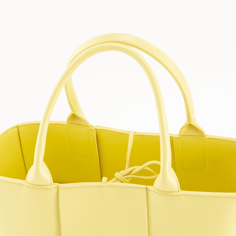 ボッテガヴェネタ BOTTEGA VENETA イントレチャート スモール アルコ