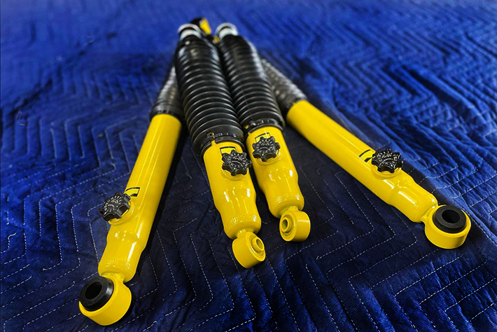 ハイエースの乗り心地を純正車高のままで改善する「コンプリート