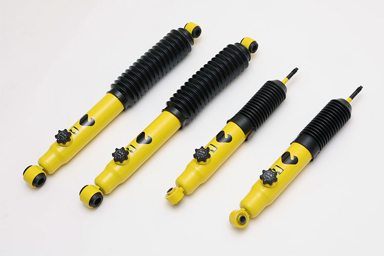 ハイエースの乗り心地を純正車高のままで改善する「コンプリート