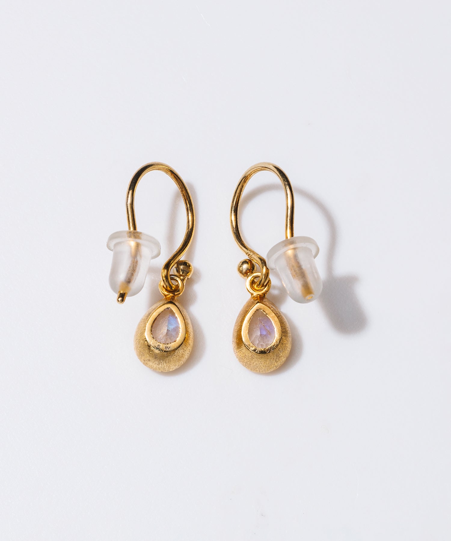 レインボームーンストーン ピアス – Fruitsjolie