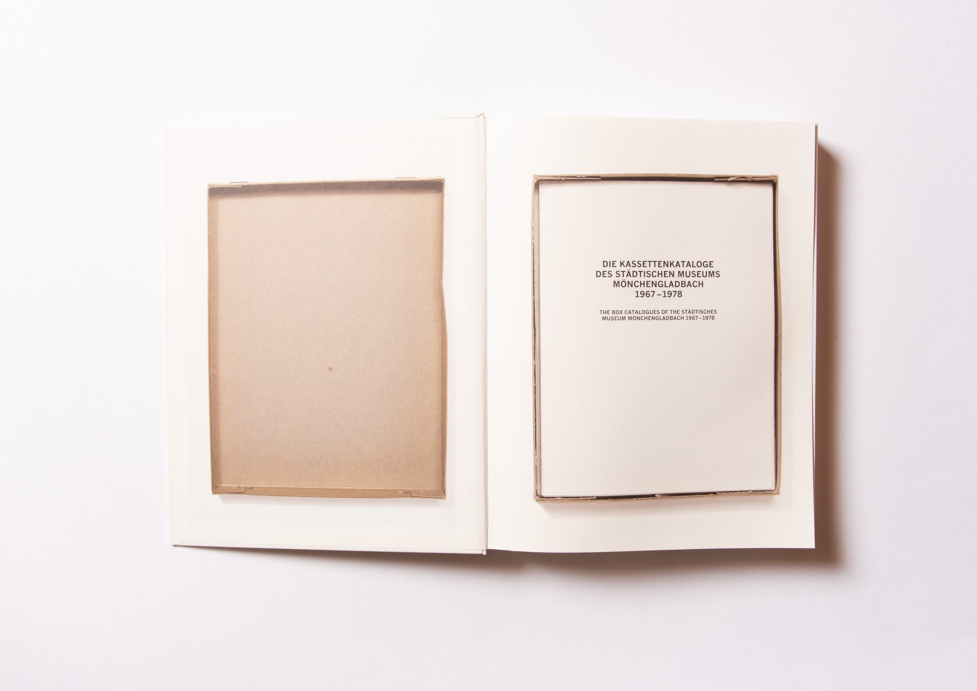 Jenseits des Kinos. 展覧会図録 Jenseits des Kinos. 展覧会図録