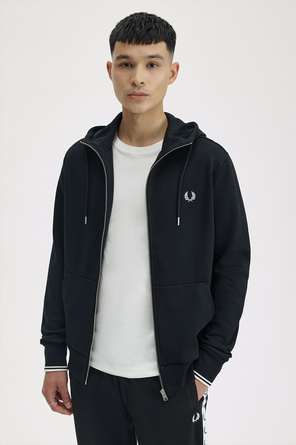 Hooded Zip Through Sweatshirt(S 198：BLACK): | FRED PERRY JAPAN