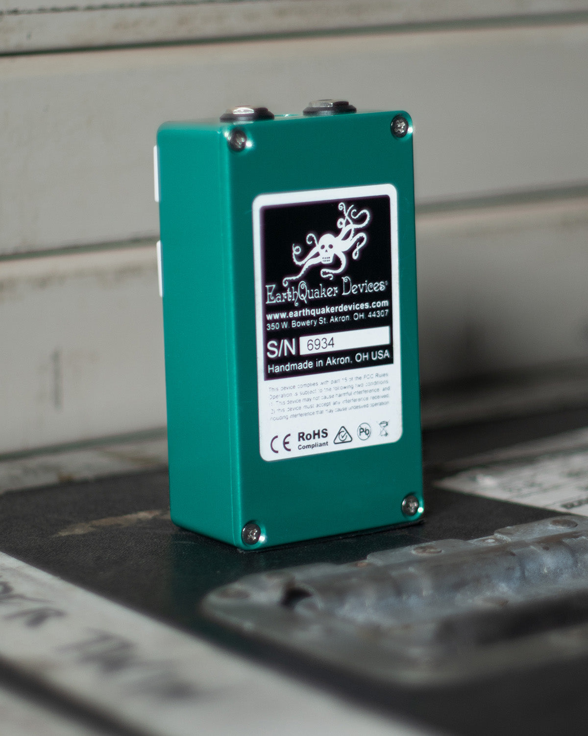 Earthquaker Devices The Depths V2 Optical Vibe Machine Pedal | FRET12