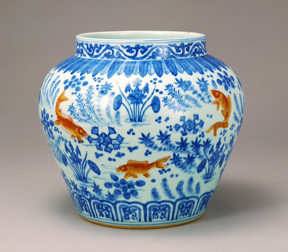 青花紅彩魚藻文壺 | 景徳鎮窯 | 収蔵品詳細 | 作品を知る | 東京富士