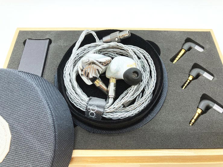 qdc WHITE TIGER レビュー | 明瞭なサウンドで軽量な装着感の有線イヤホン