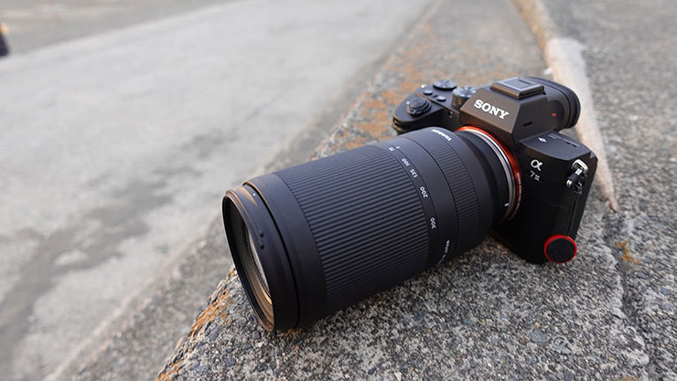 軽量コンパクトな TAMRON 70-300mm F/4.5-6.3 Di III RXD (Model A047