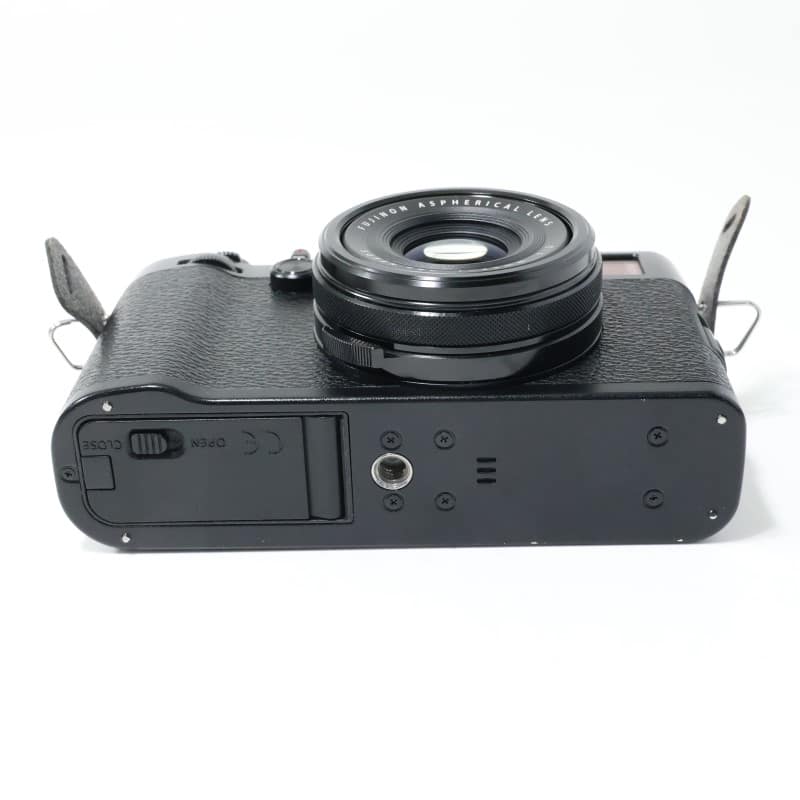 富士フイルム FUJIFILM X100F ブラック AB-ランク 中古｜フジヤカメラ