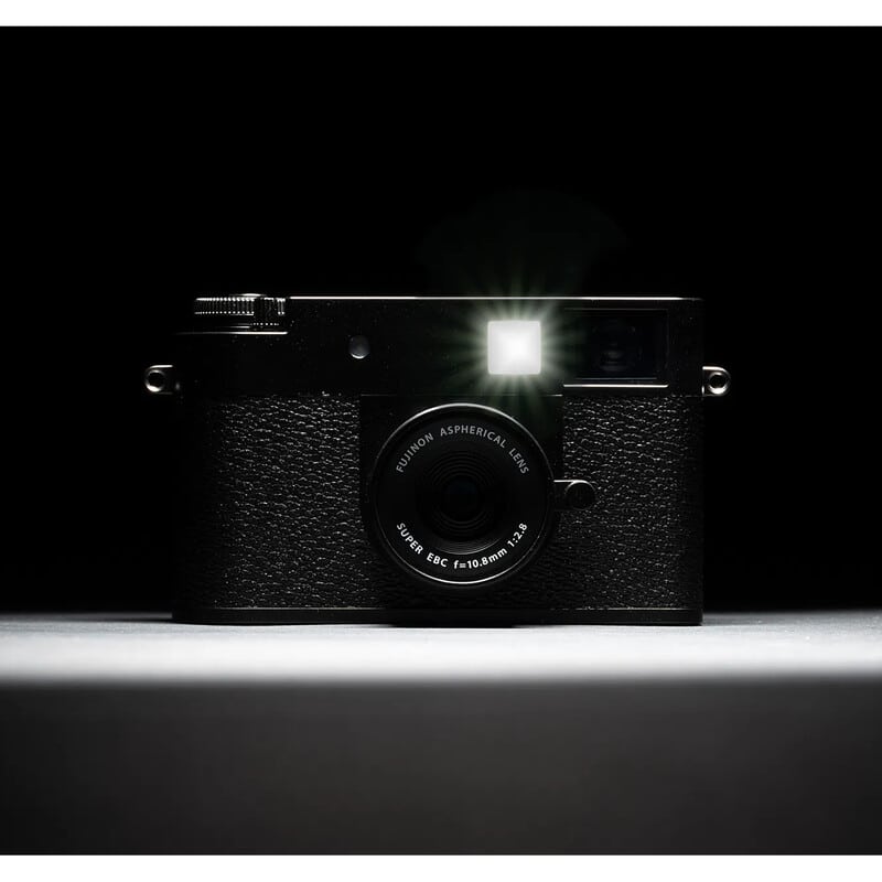 富士フイルム X half (FUJIFILM X-HF1) ブラック 新品｜フジヤカメラ