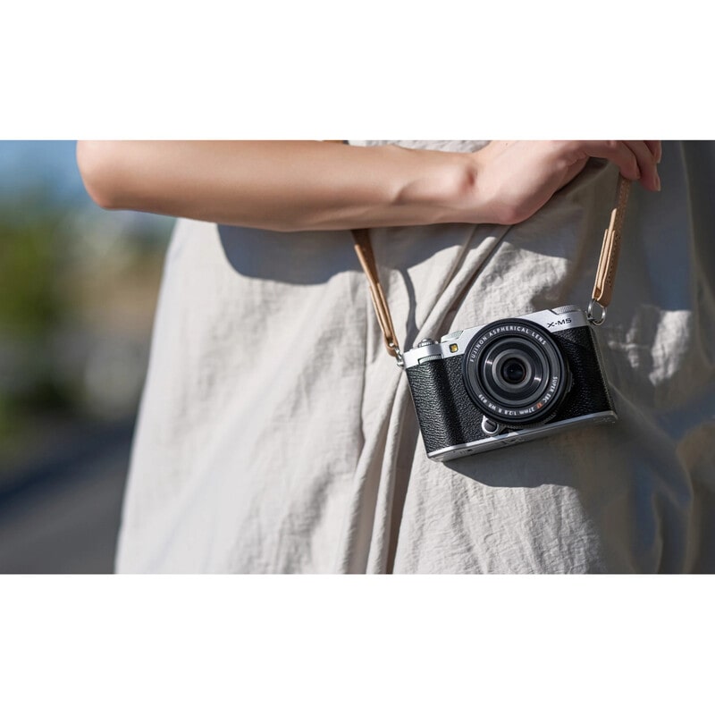 富士フイルム FUJIFILM X-M5 XC15-45mmレンズキット シルバー 新品