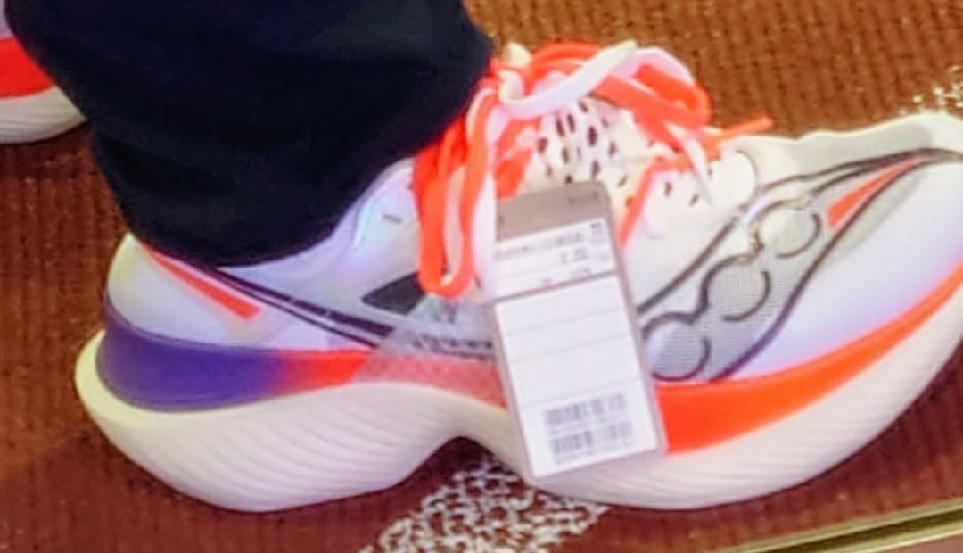 サッカニー エンドルフィンエリート を着用してみた。重量は？性能は