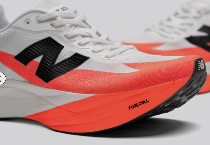 NEWBALANCE FUELCELL SUPERCOMP ELITE V5は前作から正常進化を感じまし
