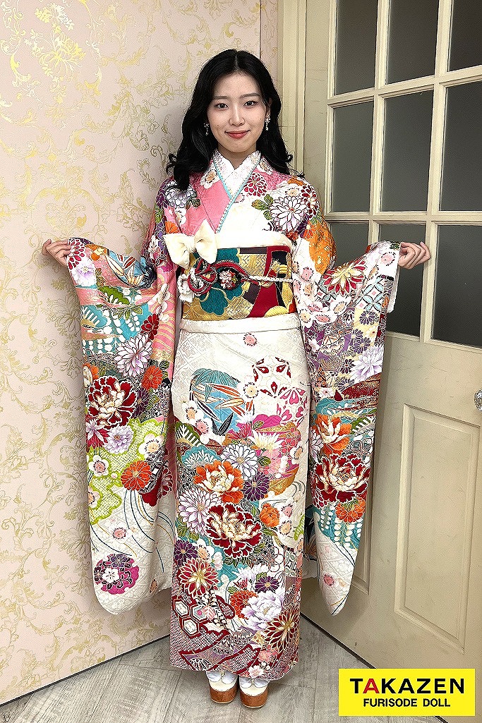 正統派古典 白/ピンク/水色 牡丹柄/琉球柄 個性派 華やか 綺麗な振袖