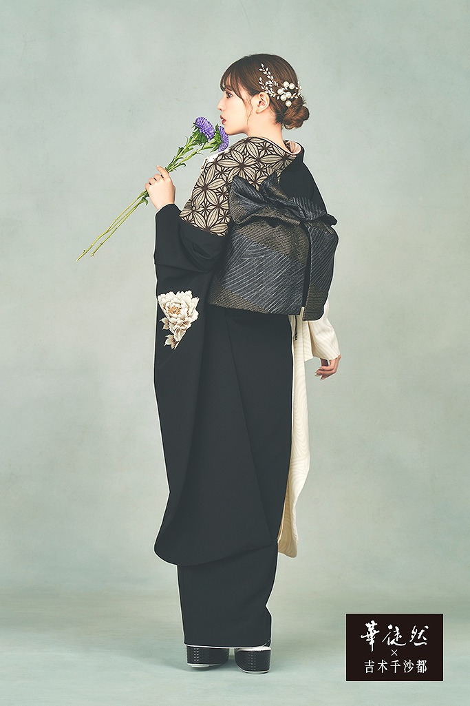 華徒然×吉木千沙都振袖ネットレンタル 黒/白 牡丹柄 シンプル