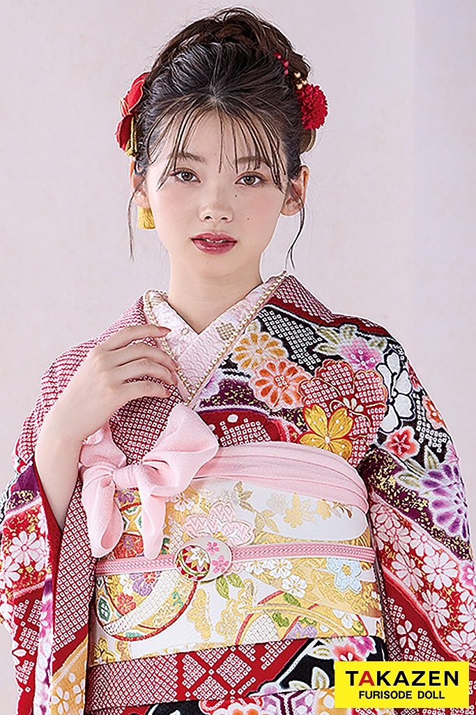 正統派古典 赤/黒 絞り風/毬柄 人気 はんなり 可愛い 高級振袖 金駒繍