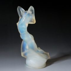 ルネ・ラリックの彫像《ギャルリーオルフェ》