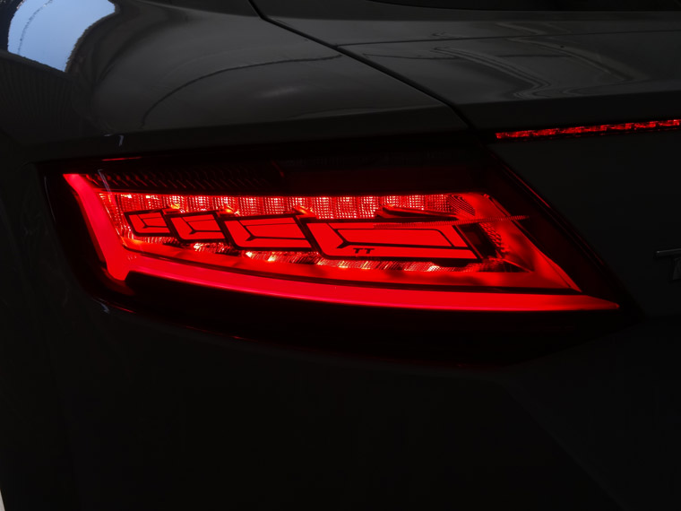 AUDI TT8S OLED テールランプ AUDI TT8S OLED テールランプ AUDI