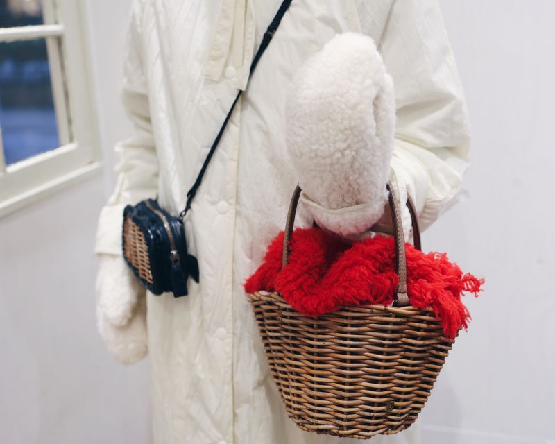 ebagos エバゴス 牛革ソフト籘付き長財布