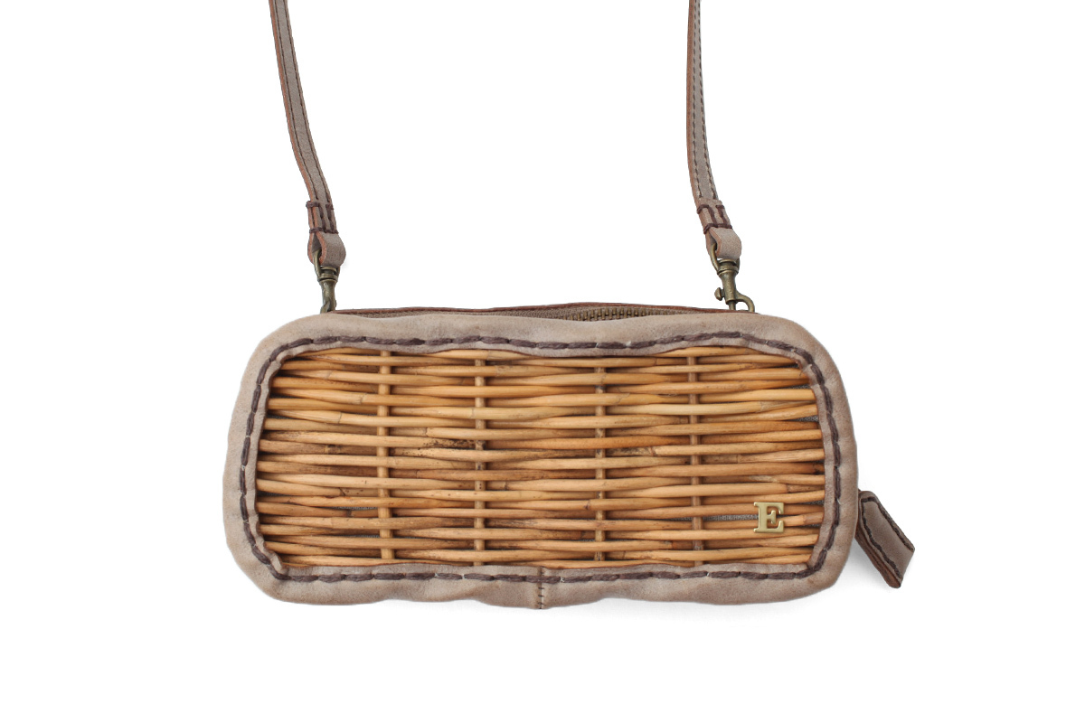 ebagos エバゴス ショルダーレザー籐付き長財布 E金具