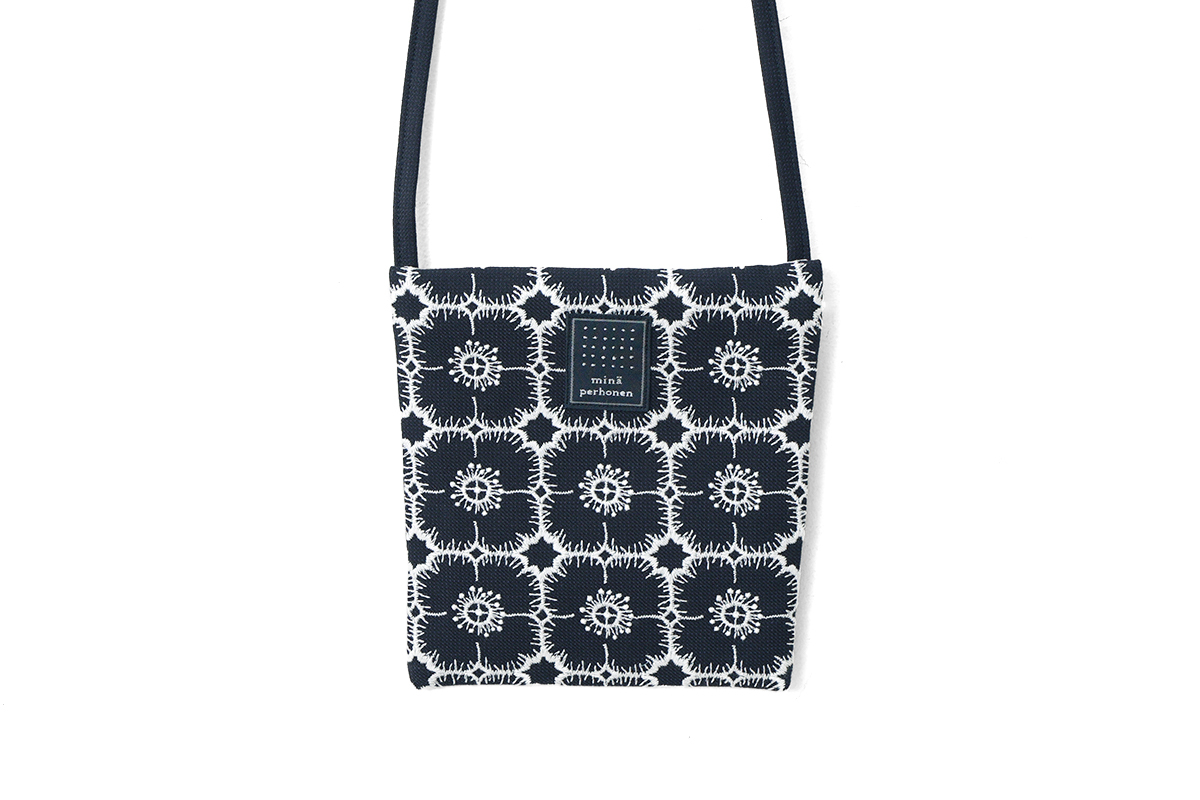 mina perhonen ミナぺルホネン anemone pocket bag