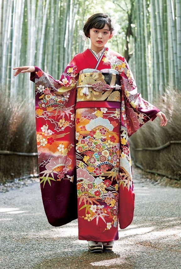 永遠のあこがれ赤の古典柄振袖【H-401】｜振袖ギャラリー｜浜松市で